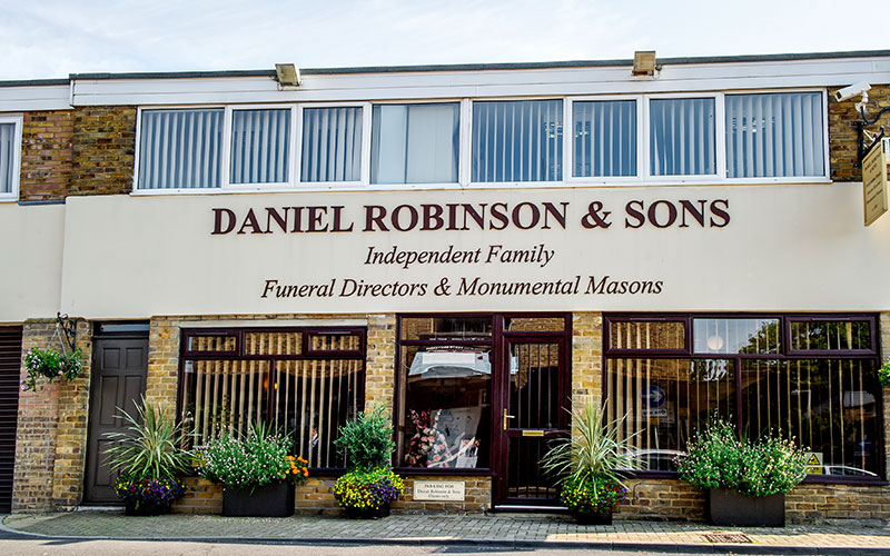 Daniel Robinson & Sons funeral home harlow
